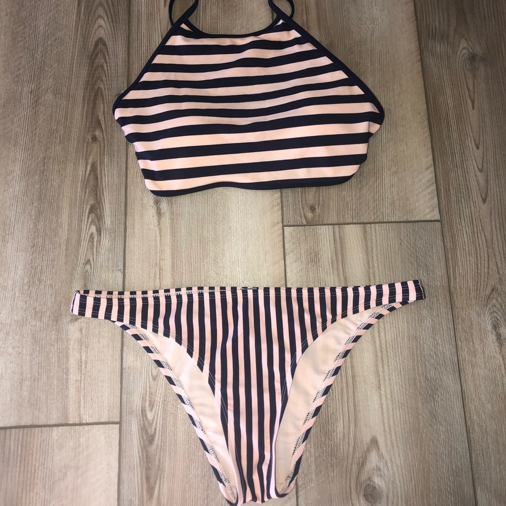 Aerie Bakini